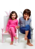 http://myshop.s3-external-3.amazonaws.com/shop1127500.pictures.Jongen_ Meisje_aan_kl.jpg